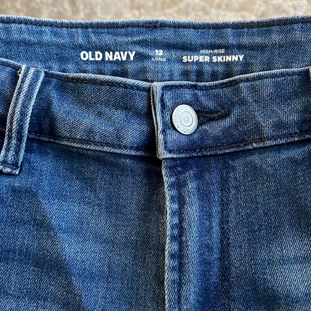 12 LONG Old Navy High Rise Super Skinny Jeans!
